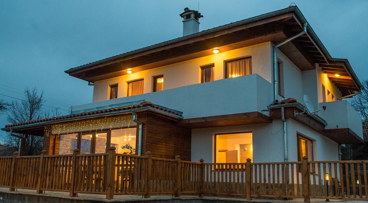 Sinjirite Complex Hotel Elena Exterior photo